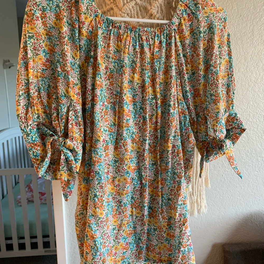 Lauren Conrad peasant top with wooden buttons and tie sleeves